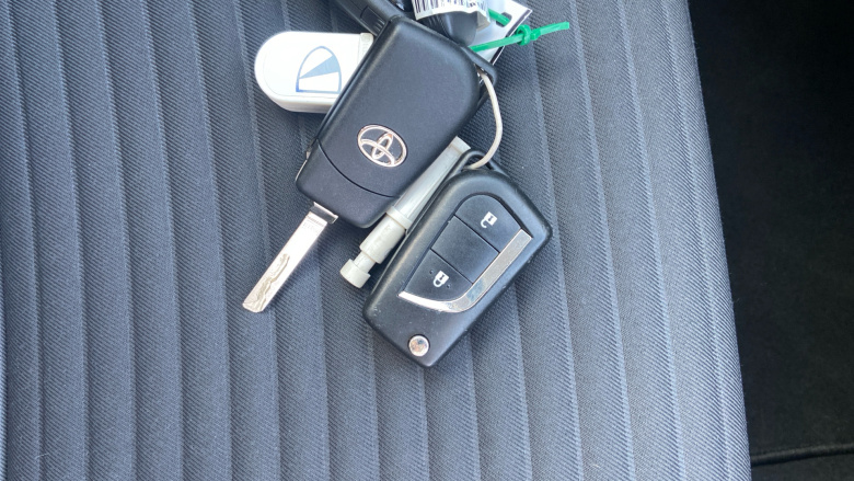 Toyota Yaris 1.5 VVT-i Icon Tech 5dr Petrol Hatchback